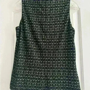 J McLaughlin Black Top Gold Sliver Scroll Print Sleeveless Metallic Lined Zip M